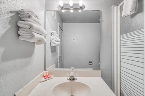 Room, 2 Double Beds | Bathroom | Shower, free toiletries, towels