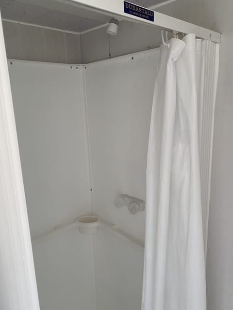 Comfort Room | Bathroom | Towels