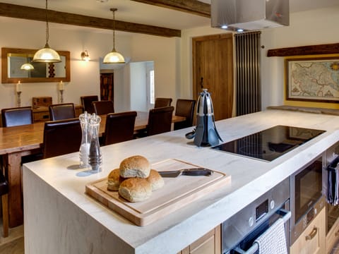 Fridge, dishwasher, electric kettle, toaster