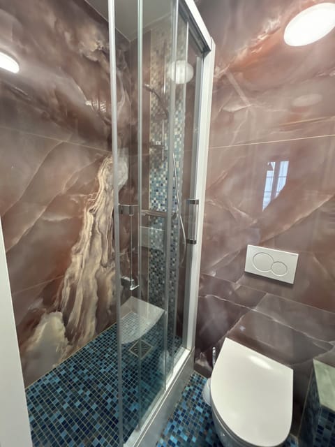 Double Room, panoramic view sea and marina | Bathroom | Free toiletries, hair dryer, towels