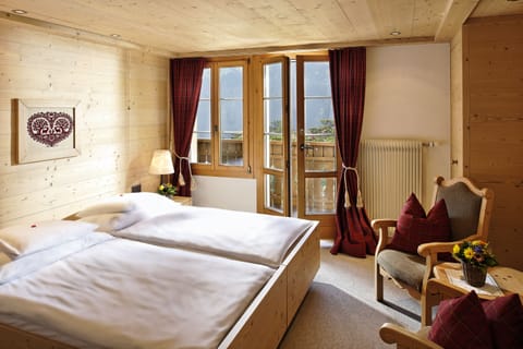 Standard Double Room with Balcony and Mountain View | Hypo-allergenic bedding, cribs/infant beds, free WiFi, bed sheets
