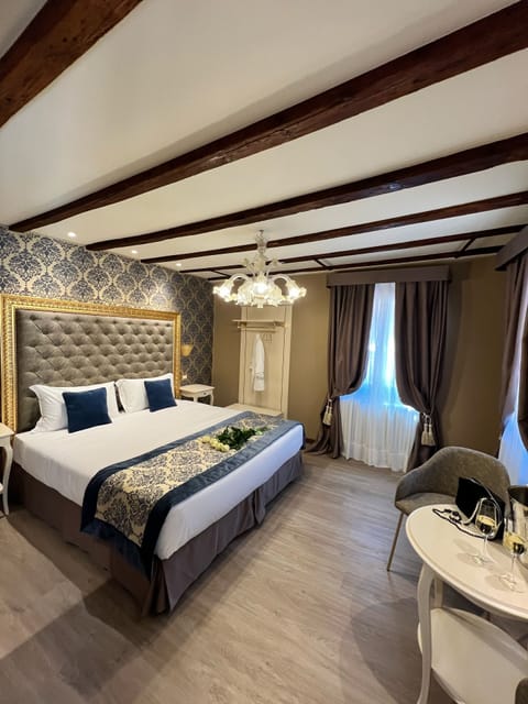 Deluxe Room, Canal View | Premium bedding, down comforters, memory foam beds, minibar