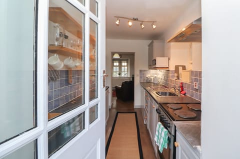 Dishwasher, cookware/dishes/utensils