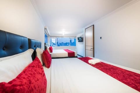 8 bedrooms, free WiFi