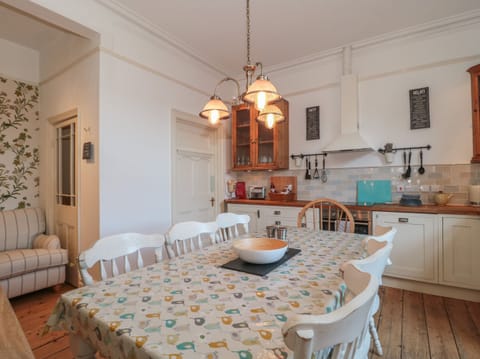 Fridge, dishwasher, electric kettle, toaster