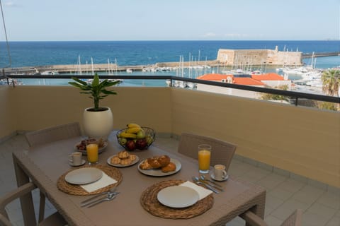 City Apartment | Balcony