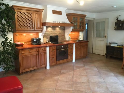 Idyllische Ferienwohnung in sonniger Hanglage Vacation rental in Salzburgerland