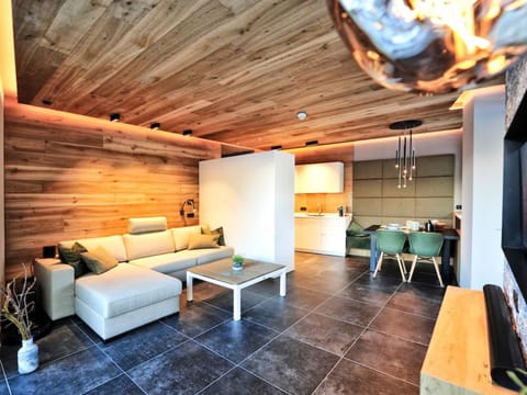 Alpiner Glam Penthouse - Trendy - Cosy - Comfy Apartment in Trentino-South Tyrol