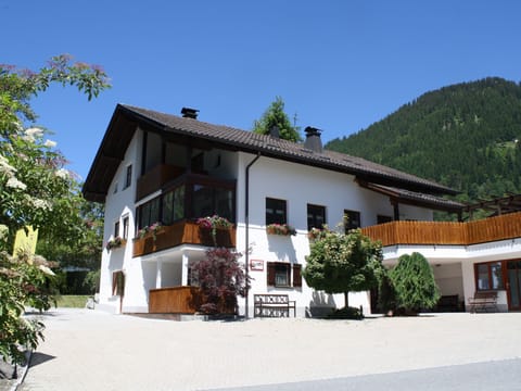 Ruhiges Appartement in St. Gallenkirch Apartment in Vorarlberg, Austria