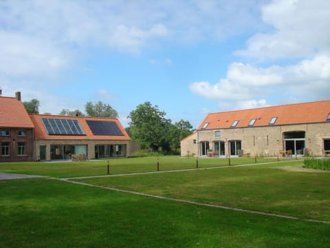 Nette Ferienwohnung mit Terrasse, Pool und Garten Apartment in Flanders