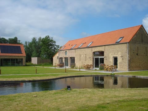 mit gemeinsamem Pool und Garten Vacation rental in Flanders