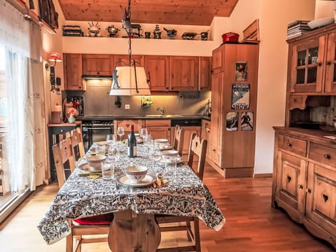 Kitchen / Dining Room