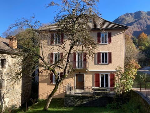 Al Sciresée House, am Fuße des geschützten Waldes Vacation rental in Canton of Ticino
