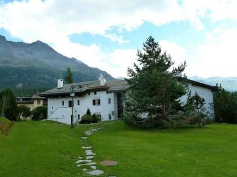 Chesa Cagiuma, Gartenwohnung Apartment in Saint Moritz