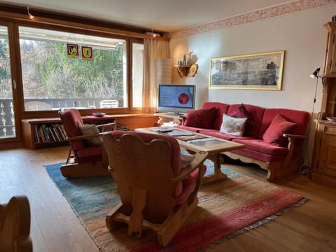 CHesa Burdun Apartment in Samedan