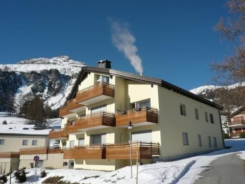 Bellavista Ap Henkel Apartment in Samedan