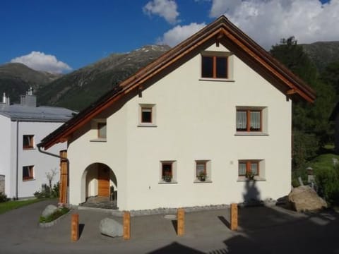 Crusch 32 Apartment in Samedan