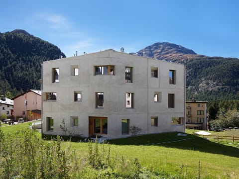 Alpine Lodge 4-Bett-Wohnung Chesa Plattner / "Be Apartment in Samedan