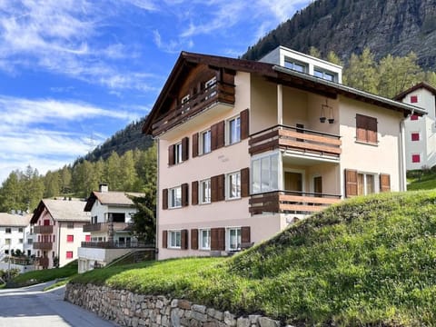 Chesa Viola Apartment in Samedan