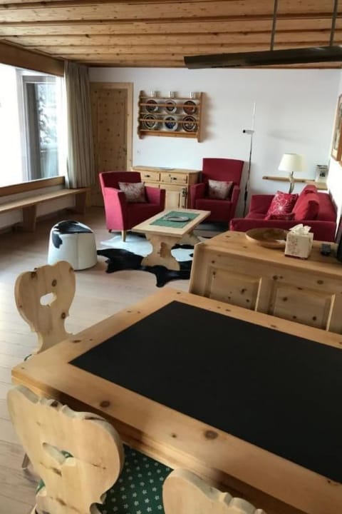 Chesa Arnica 3 Apartment in Samedan