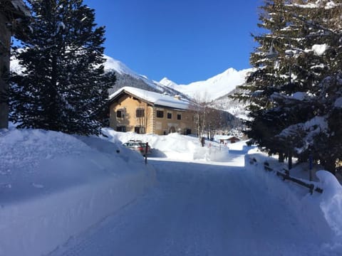 2 Zi. Whg. Apartment in Canton of Grisons