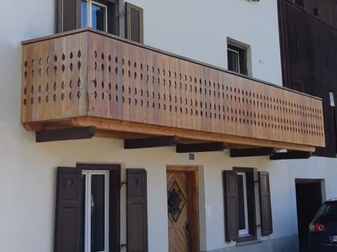 Wohnen im alten Bauernhaus,Wohnung EG Apartment in Canton of Grisons