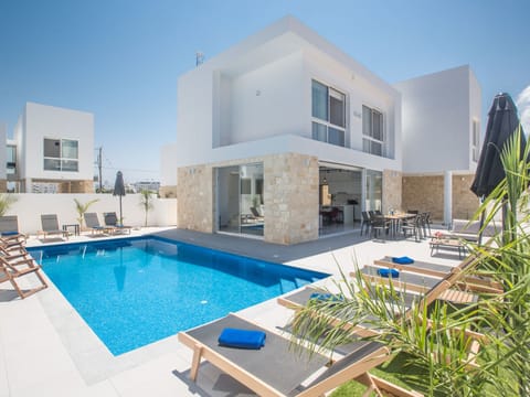 Protaras Vie Bleu Villa mit Pool, im Zentrum Vacation rental in Protaras