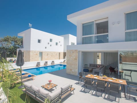 Protaras Vie Bleu Villa mit Pool, im Zentrum Vacation rental in Protaras