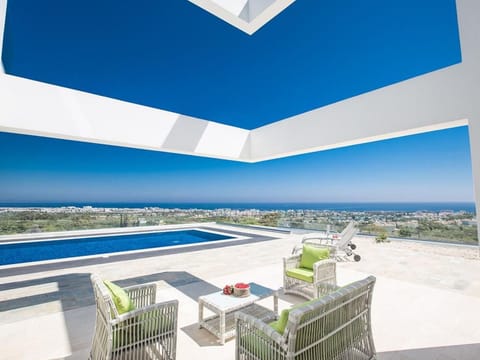 Moderne 3-Schlafzimmer-Villa mit atemberaubendem Meerblick Vacation rental in Protaras