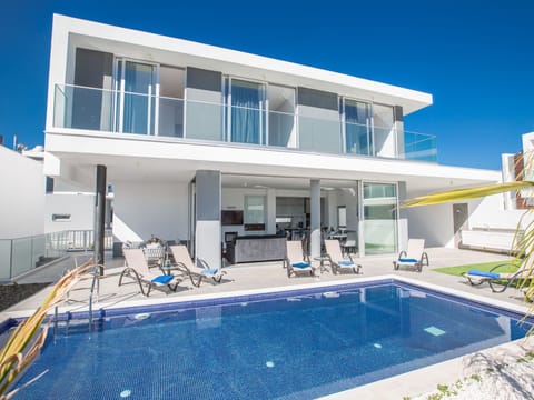 Atemberaubende Villa Olivine mit Meerblick Vacation rental in Protaras