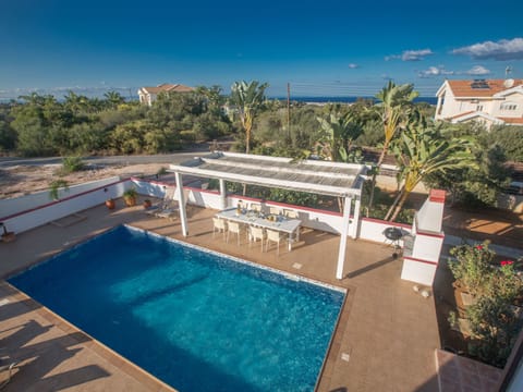 Private 3-Schlafzimmer-Villa mit Hochgeschwindigkeits-Internet Vacation rental in Protaras