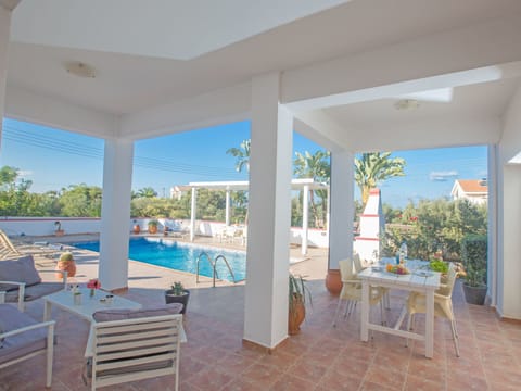 Private 3-Schlafzimmer-Villa mit Hochgeschwindigkeits-Internet Vacation rental in Protaras