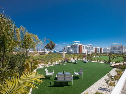 Schöne Villa Olivine Pearl OL5 mit Garten Vacation rental in Protaras