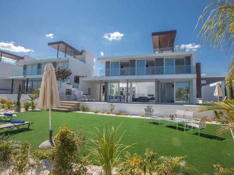 Schöne Villa Olivine Pearl OL5 mit Garten Vacation rental in Protaras