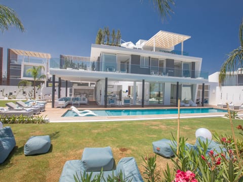 Protaras Olivine Villa mit herrlichem Garten, Pool Vacation rental in Protaras