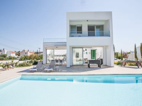 Neue Ferienvilla für 10 Personen Vacation rental in Protaras