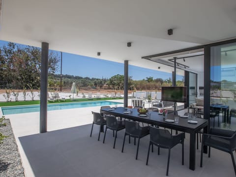 Geräumige Villa mit großem Garten und Pool Vacation rental in Protaras