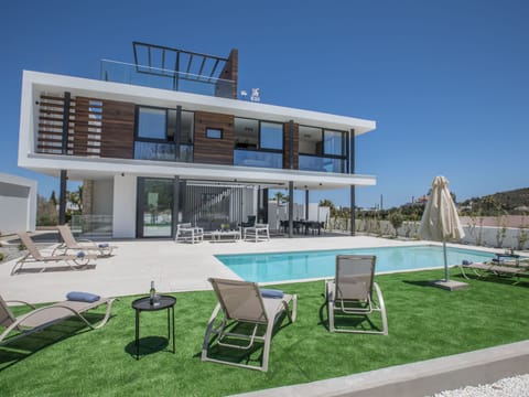 Geräumige Villa mit großem Garten und Pool Vacation rental in Protaras