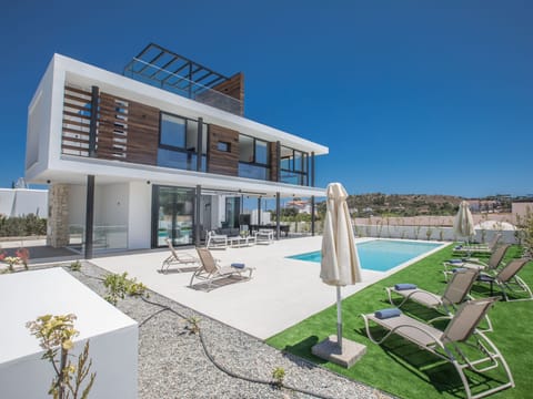 Geräumige Villa mit großem Garten und Pool Vacation rental in Protaras