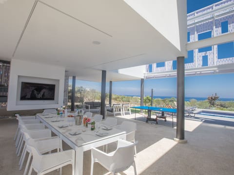 Ferienvilla "Chloe" mit Terrasse und Garten Vacation rental in Protaras