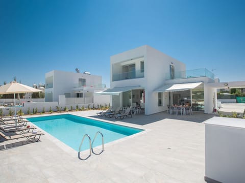 Wunderschöne, geräumige Ferienvilla mit BBQ Vacation rental in Protaras