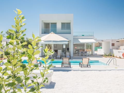 Wunderschöne, geräumige Ferienvilla mit BBQ Vacation rental in Protaras