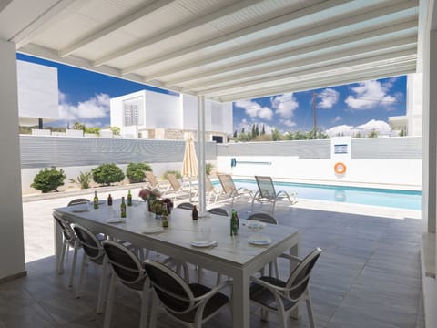 Greco Villa CCV4. 5-Schlafzimmer-Villa mit privatem Pool in Protaras Zentrum Vacation rental in Protaras