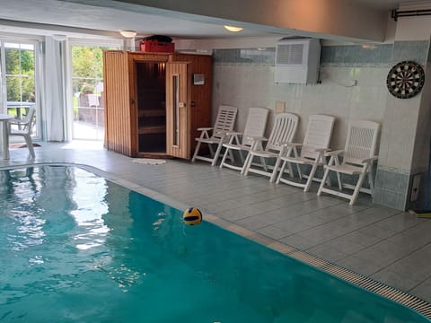 Pool Indoor