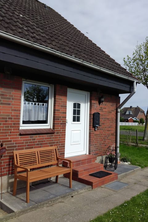 mit Garten, Grill und Terrasse Vacation rental in Friedrichskoog