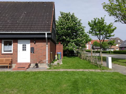 mit Garten, Grill und Terrasse Vacation rental in Friedrichskoog