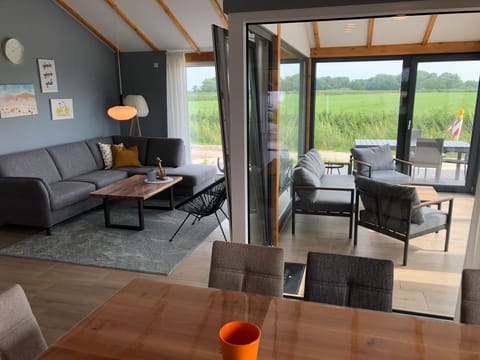 G15 Haus mit Whirlwanne direkt an der Nordseeküs Vacation rental in Butjadingen