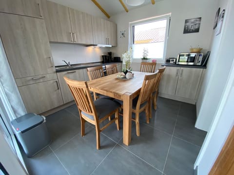 N11 Ferienhaus mit Garten in Eckwarderhörne Vacation rental in Butjadingen