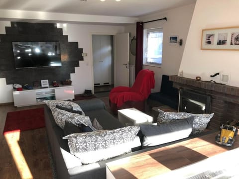 E3 Haus mit Wintergarten, Kamin und Deichblick Vacation rental in Butjadingen