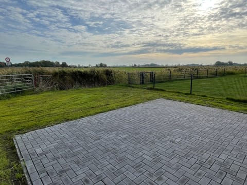 G1 Eingezäuntes Haus mit Kamin in Eckwarderhörne Vacation rental in Butjadingen